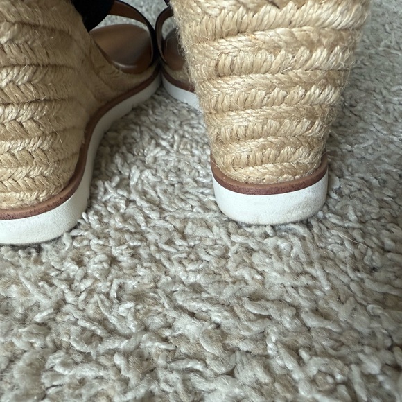 Joie Stylish Black Wedge Sandals - Picture 4 of 9